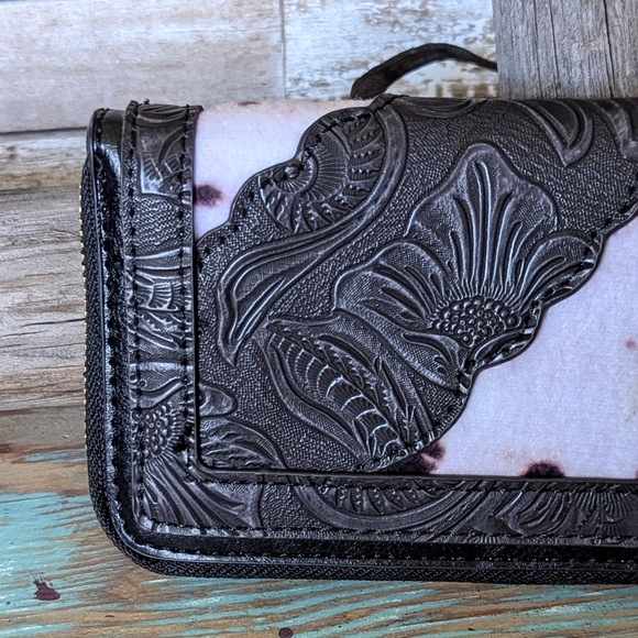 New Faux Cowhide Black/White W Tooled Faux Leather Wristlet Wallet - Picture 9 of 15